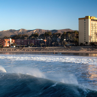 Crowne Plaza Ventura Beach Hotel